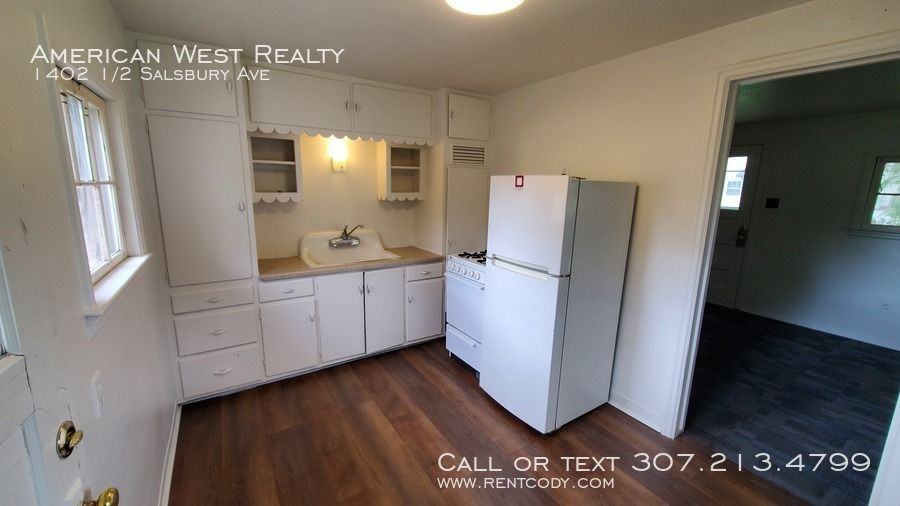 1402 1/2 Salsbury Ave - Photo 2 of 5