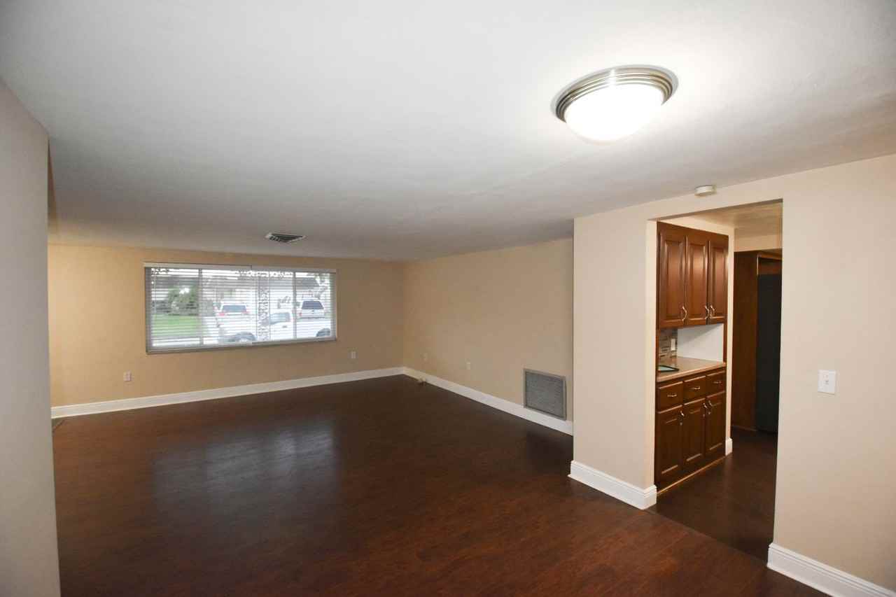 5731 Thrush Dr - Photo 2 of 14