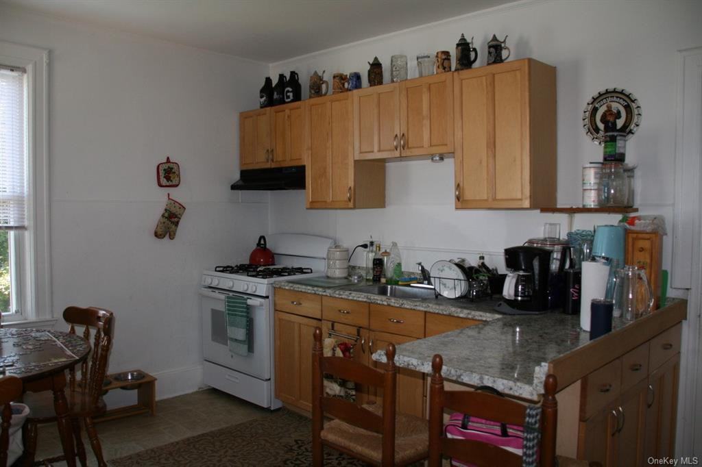 19 N Regent St Unit 2 - Photo 3 of 17