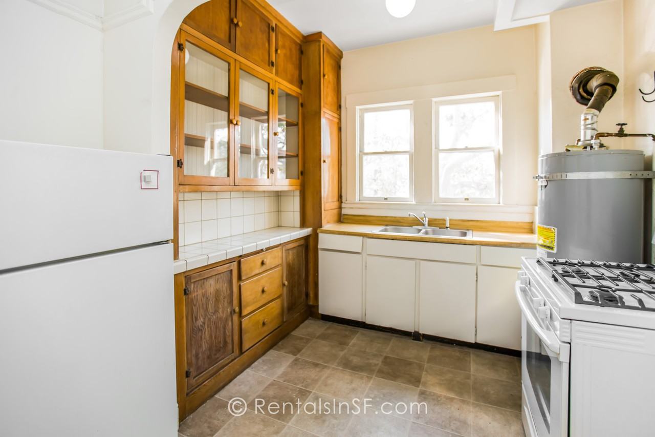 1192 Rhode Island St - Photo 2 of 9