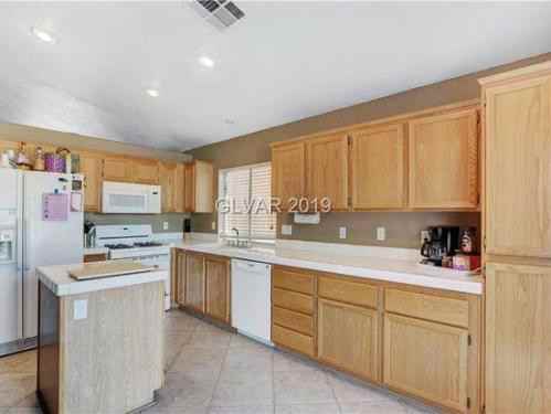 154 Muddy Creek Ave - Photo 3 of 33