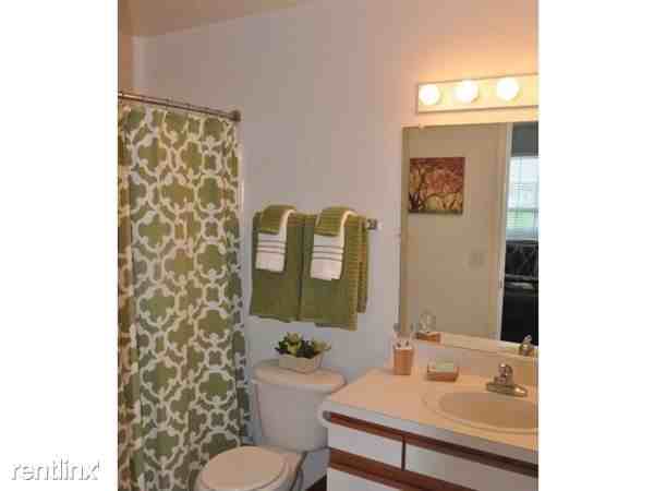 The Glens at Rolling Ridge Apartments 3890 Audrey Rae Ln, Howell, MI