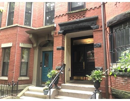 20 Wellington Street #2L