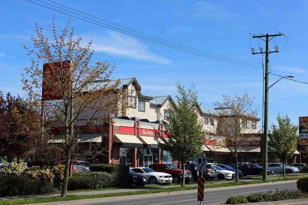 Dunedin Square Apartments 456 Road East 3, Victoria, BC V8T