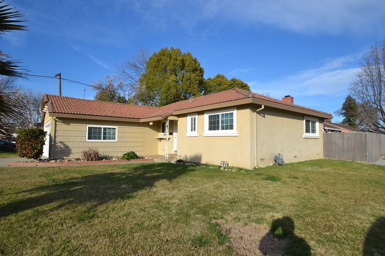 2800 Northview Dr - Photo 2 of 9