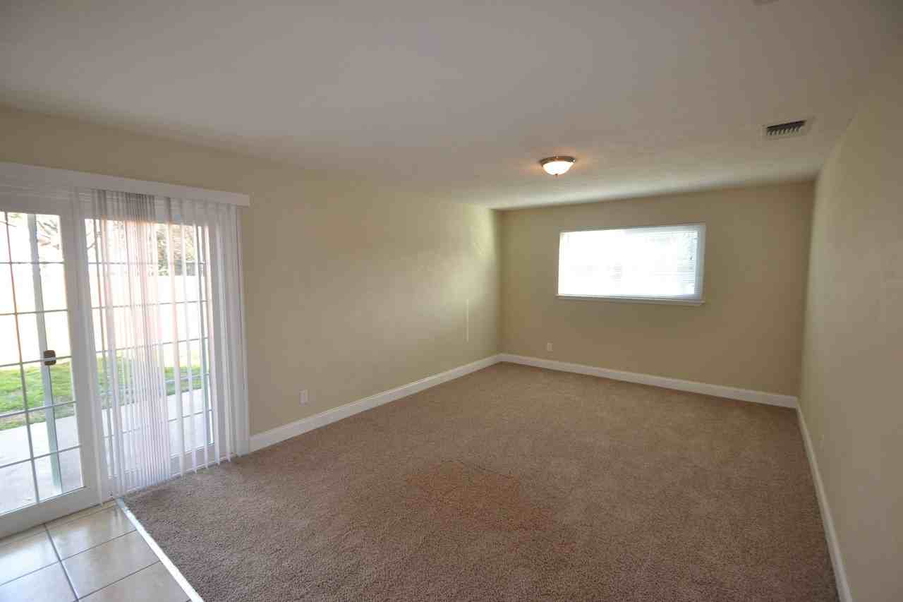 2800 Northview Dr - Photo 3 of 9