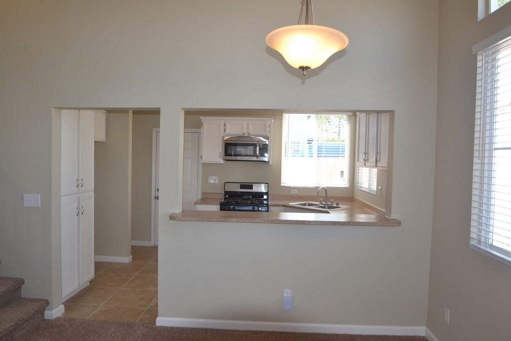 473 La Esperanza Dr - Photo 3 of 10