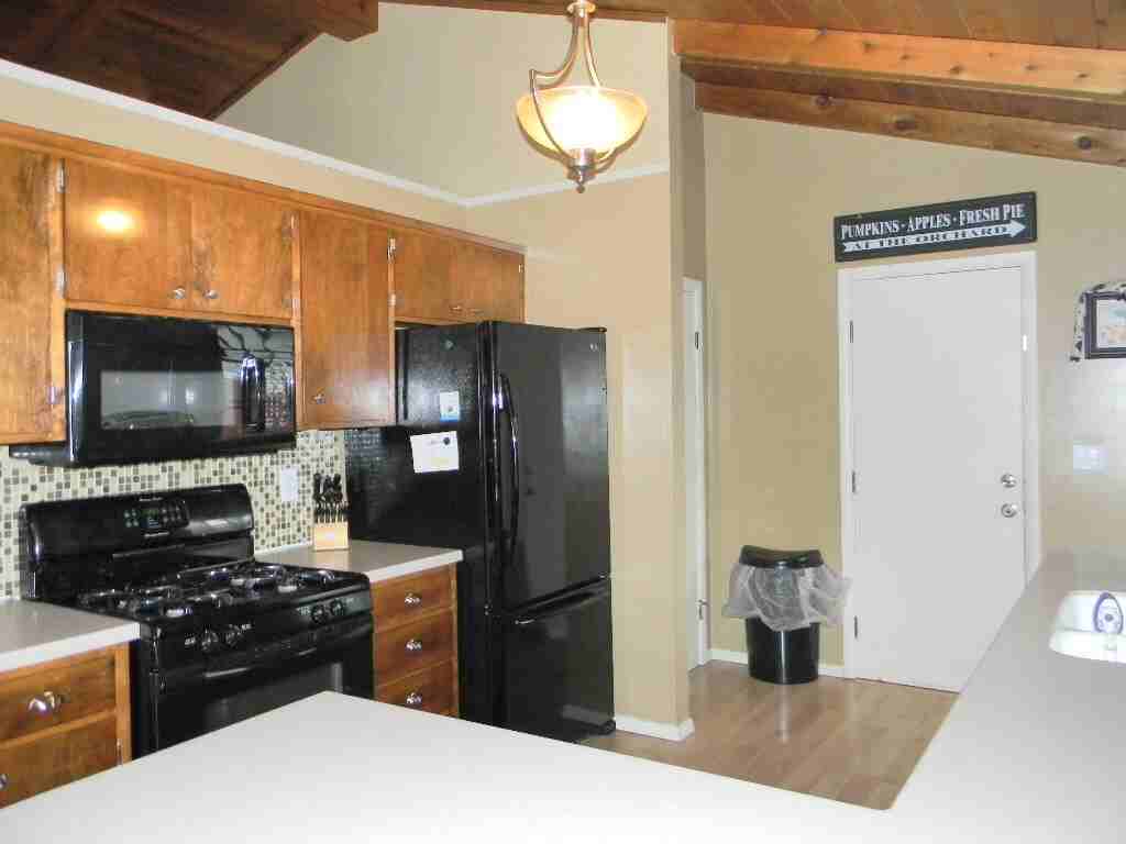 213 Vine St - Photo 3 of 9