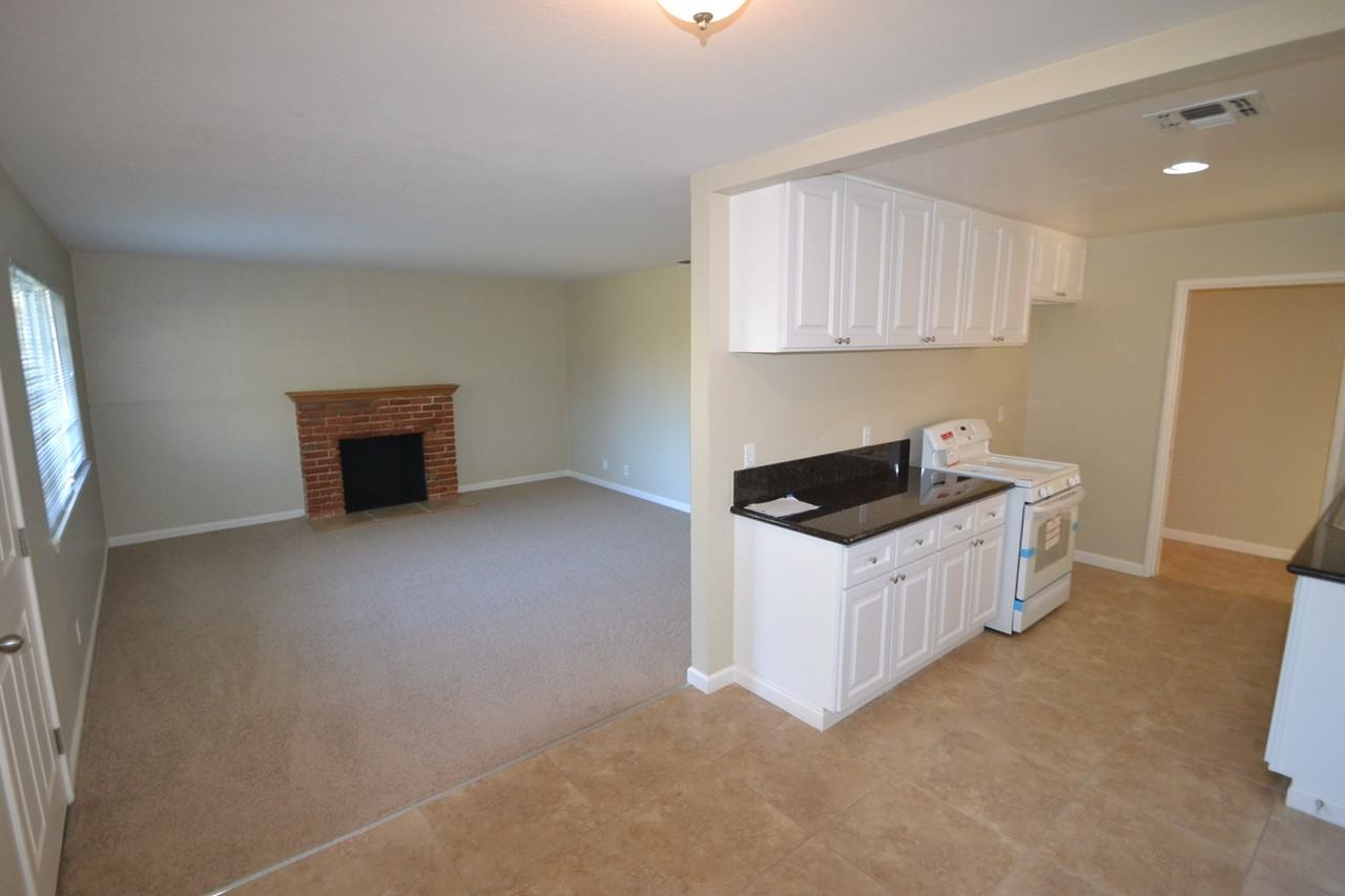 2504 Riesling Way - Photo 3 of 7