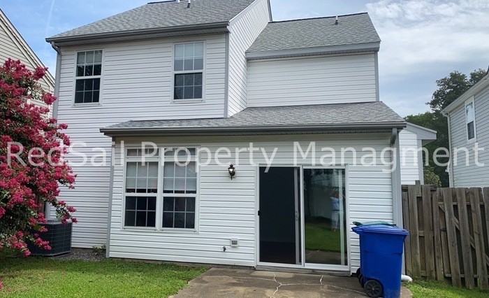 179 Pine Bluff Dr - Photo 2 of 3