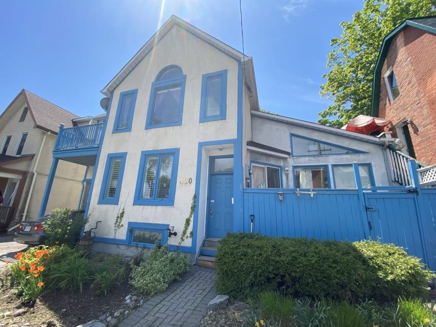 Lyon St N - Photo 2 of 5