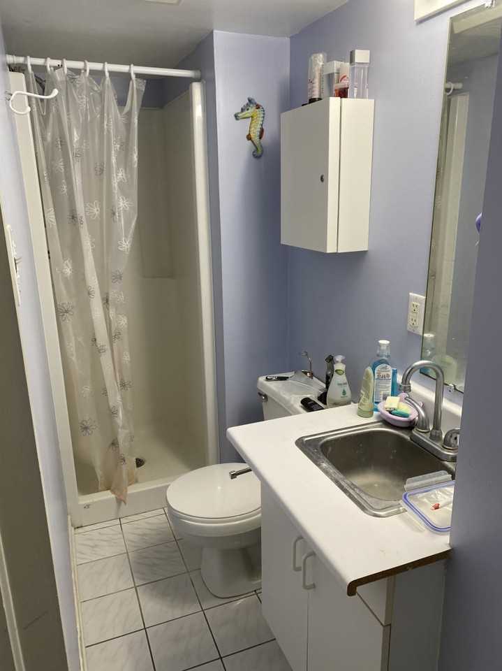 Lyon St N - Photo 3 of 5