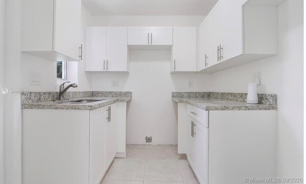 14255 Ne 14th Ave - Photo 2 of 8