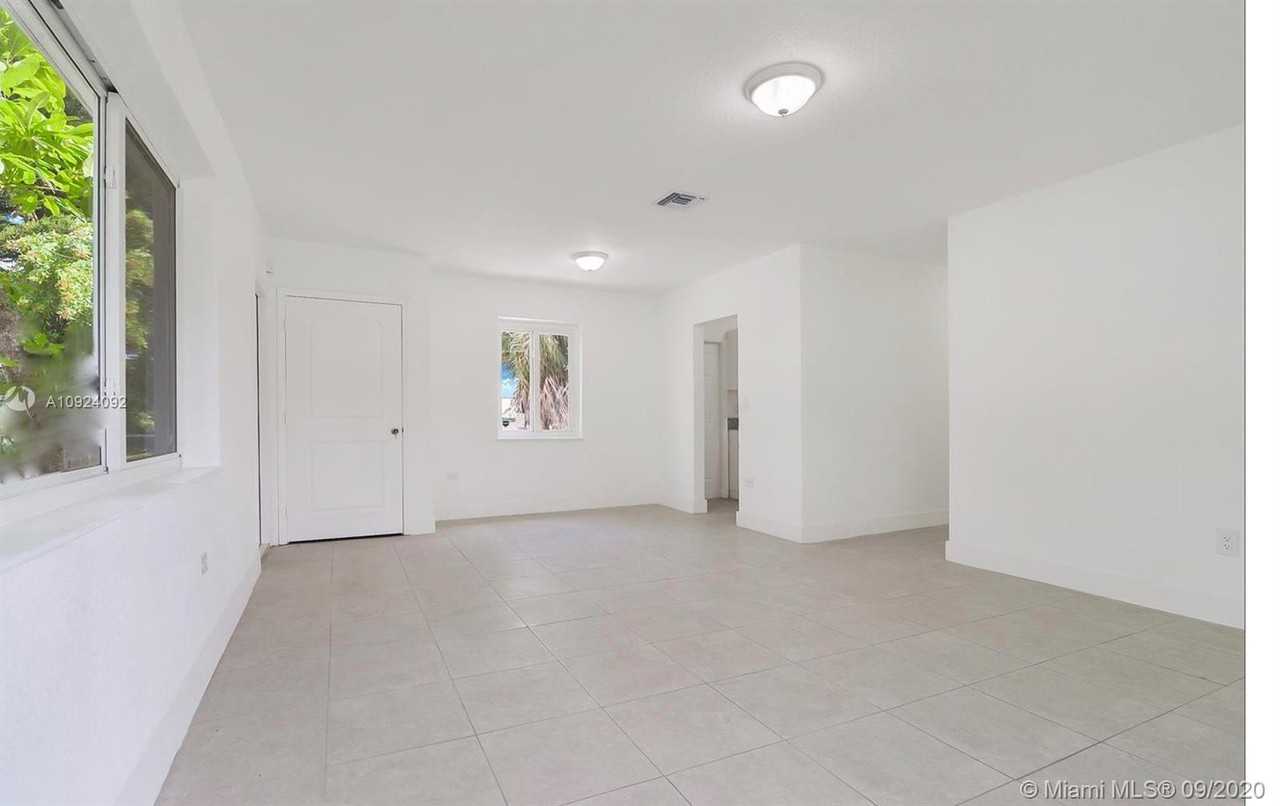 14255 Ne 14th Ave - Photo 3 of 8