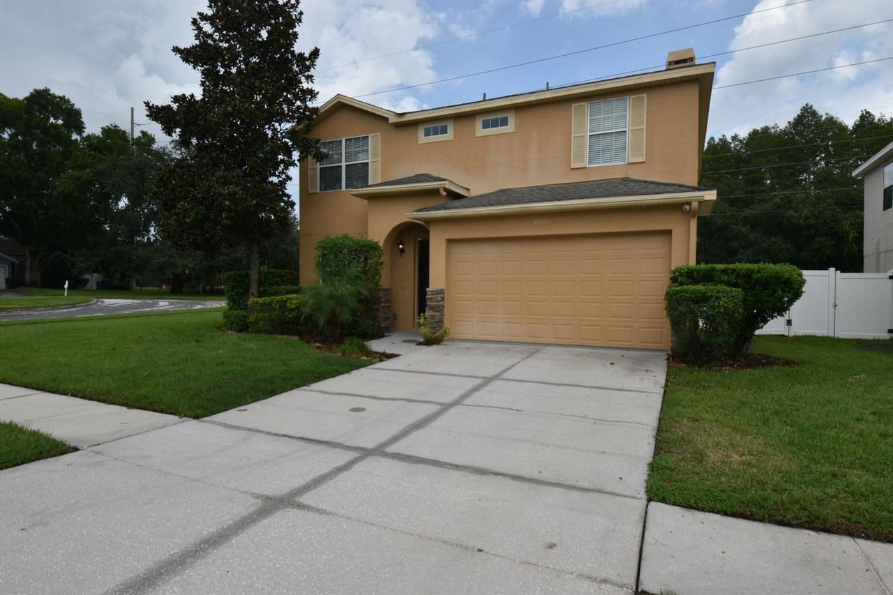 8802 Bayaud Dr - Photo 2 of 25