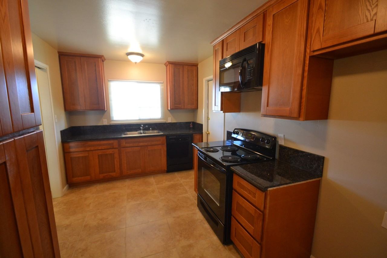 6721 Stoneman Dr - Photo 2 of 7