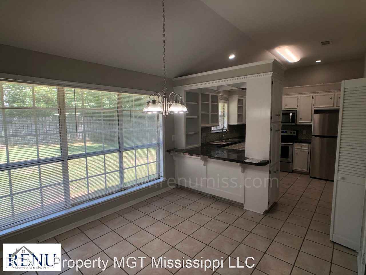 816 Strawberry Pointe - Photo 3 of 12