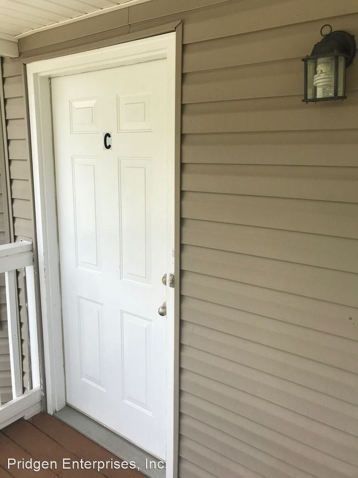 120-145 A-D Cumberland Court - Photo 2 of 14