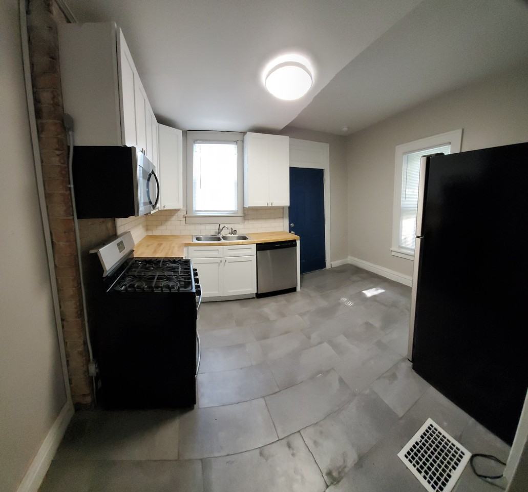 1113 S 22nd St - Photo 2 of 16