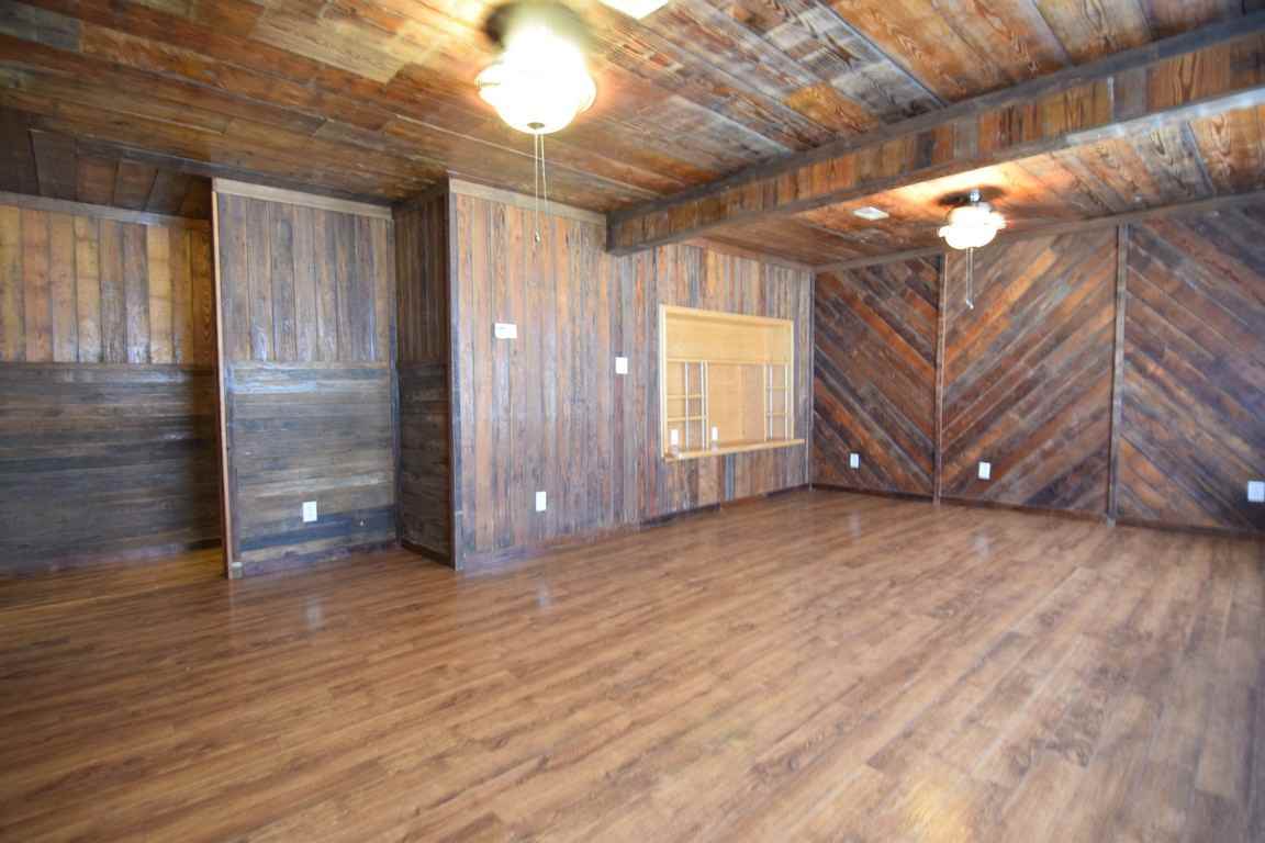 1309 W Avenue D - Photo 5 of 14