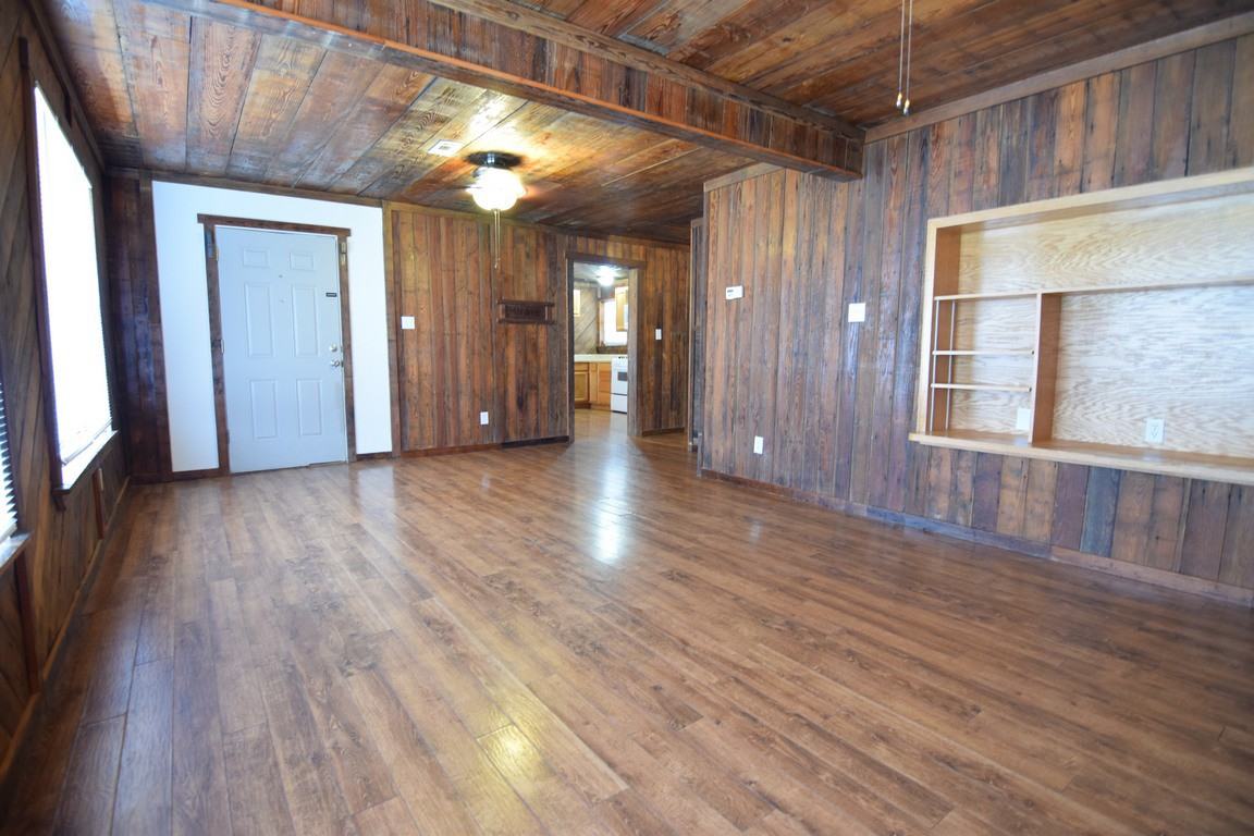 1309 W Avenue D - Photo 6 of 14