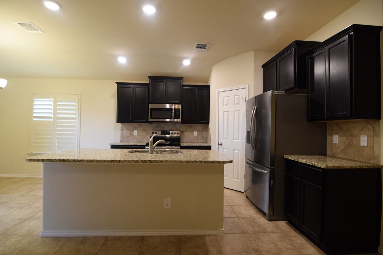 208 Ken Dr - Photo 6 of 21