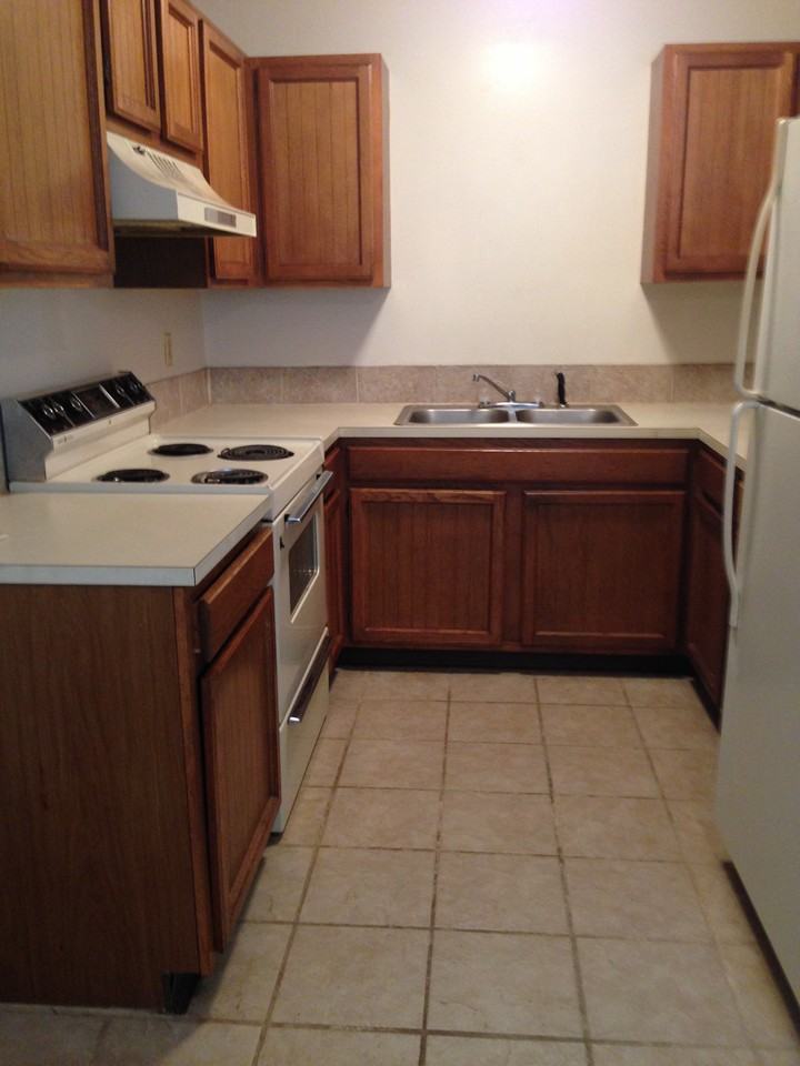 357 Oxford Ct - Photo 2 of 4