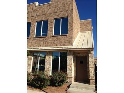 824 Pennsylvania Ave - Photo 2 of 9