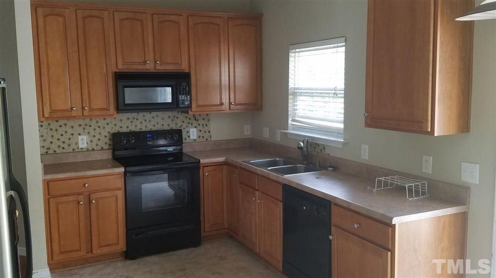 250 Joshua Glen Ln - Photo 3 of 6