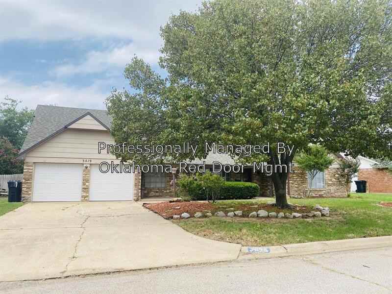 3419 Nw 69th St - Photo 2 of 16