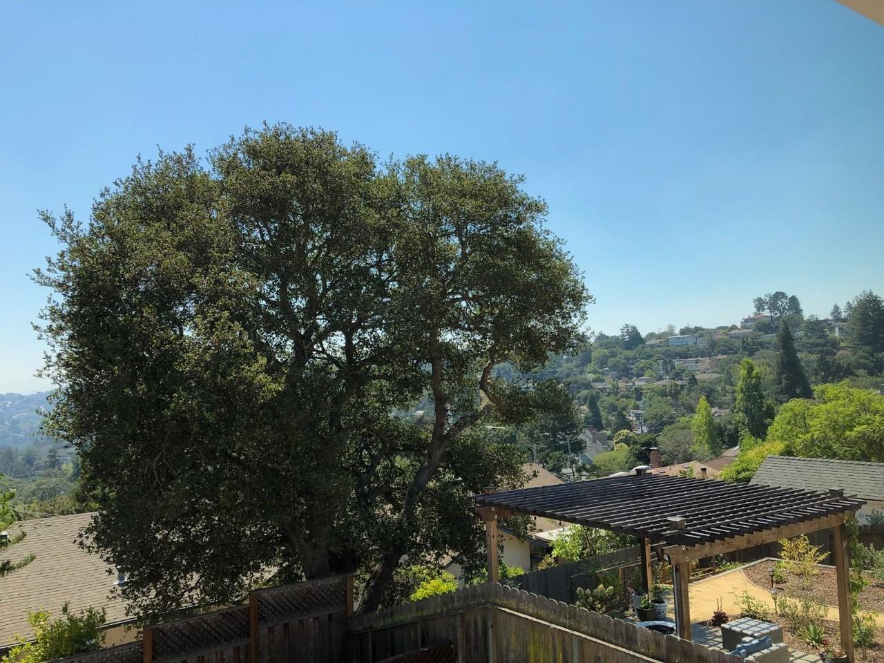 2039 Monroe Ave - Photo 2 of 8