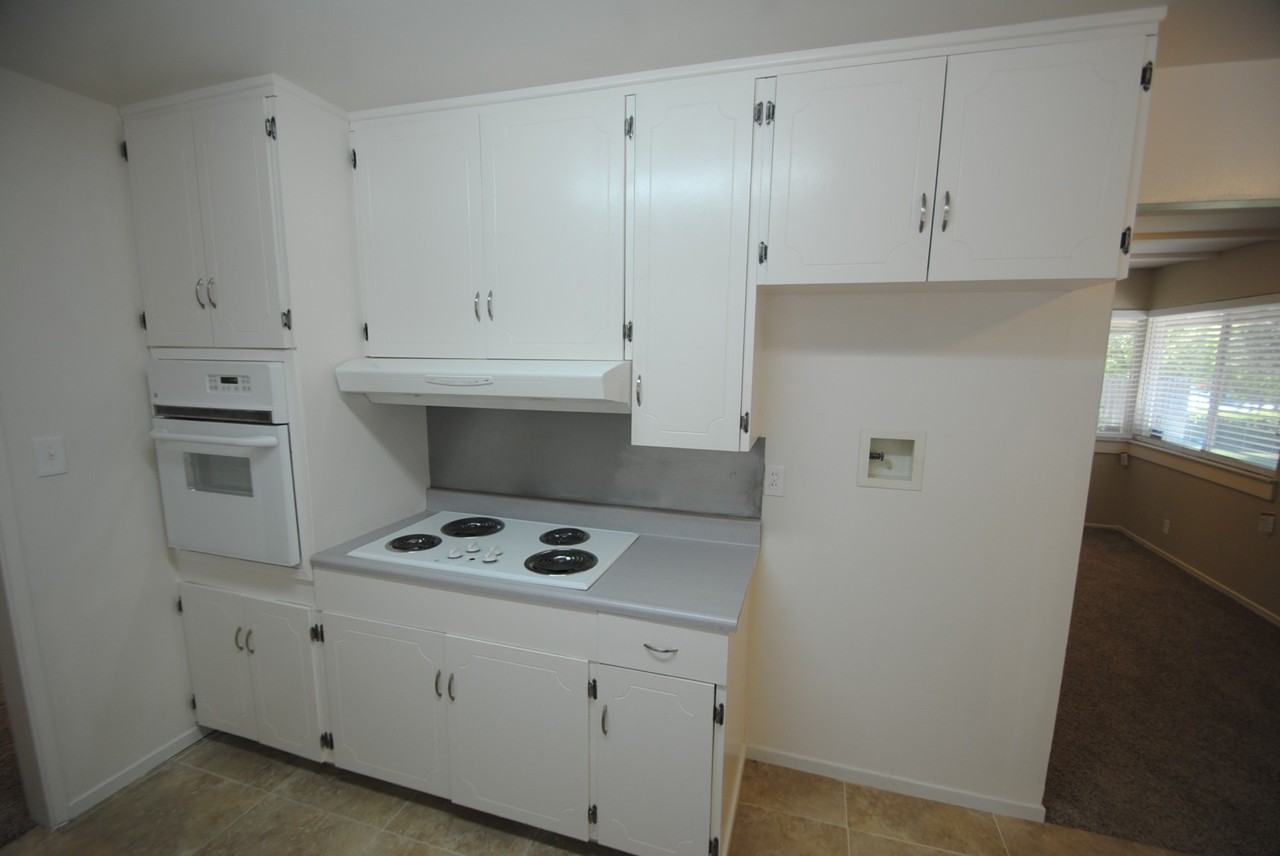 6104 Everest Way - Photo 3 of 9