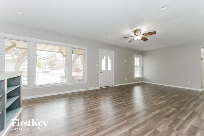 716 Sw Williams St - Photo 3 of 15