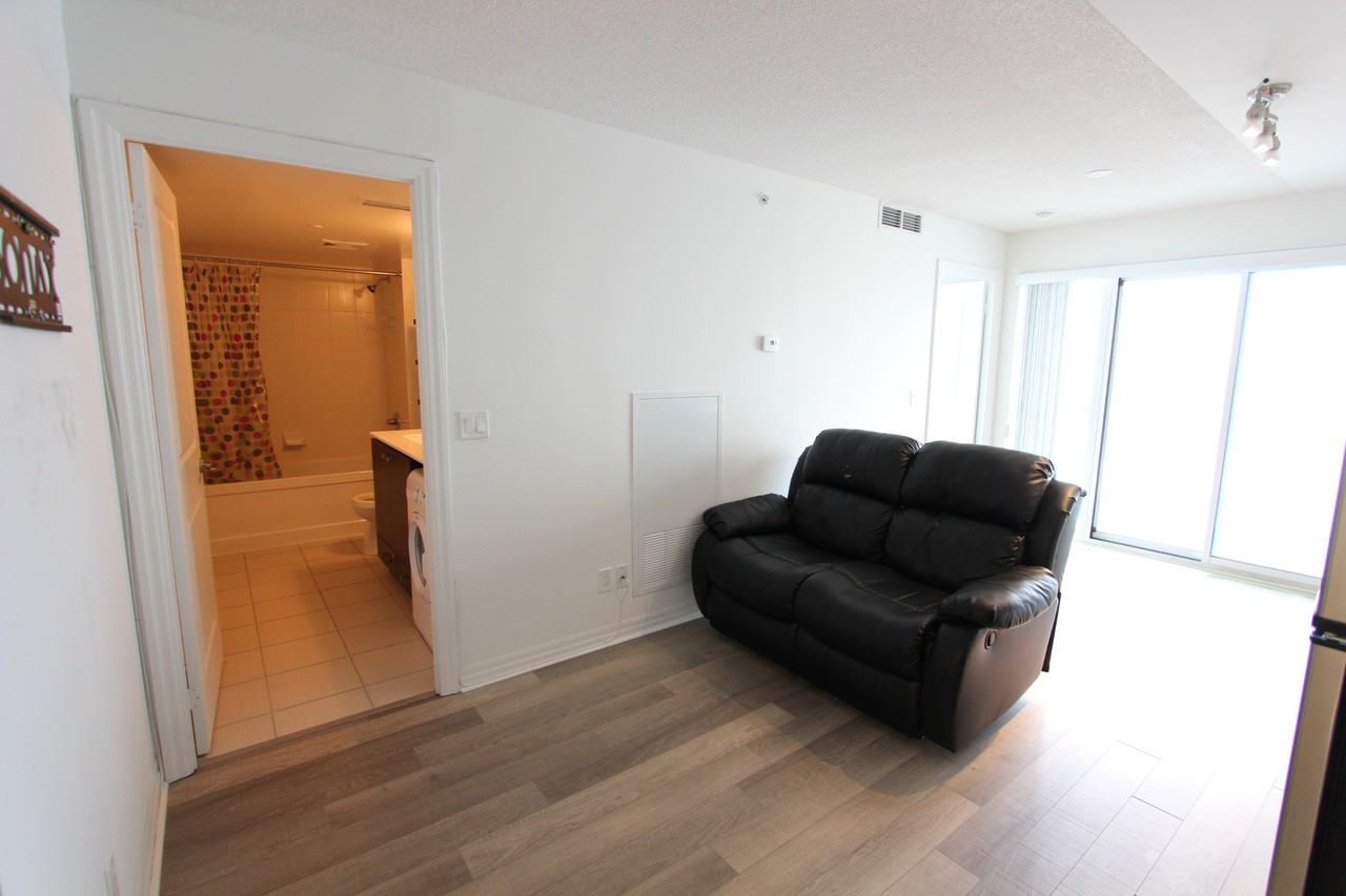 275 Yorkland Road - Photo 3 of 10