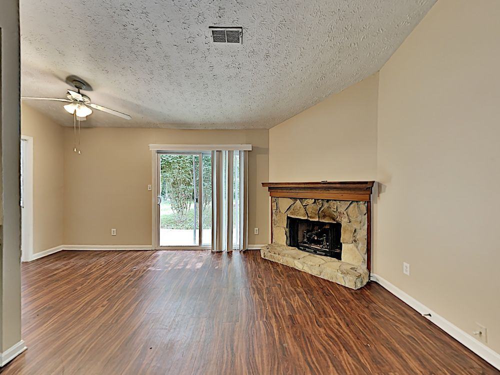 3095 Berkshire Manor Dr - Photo 3 of 13