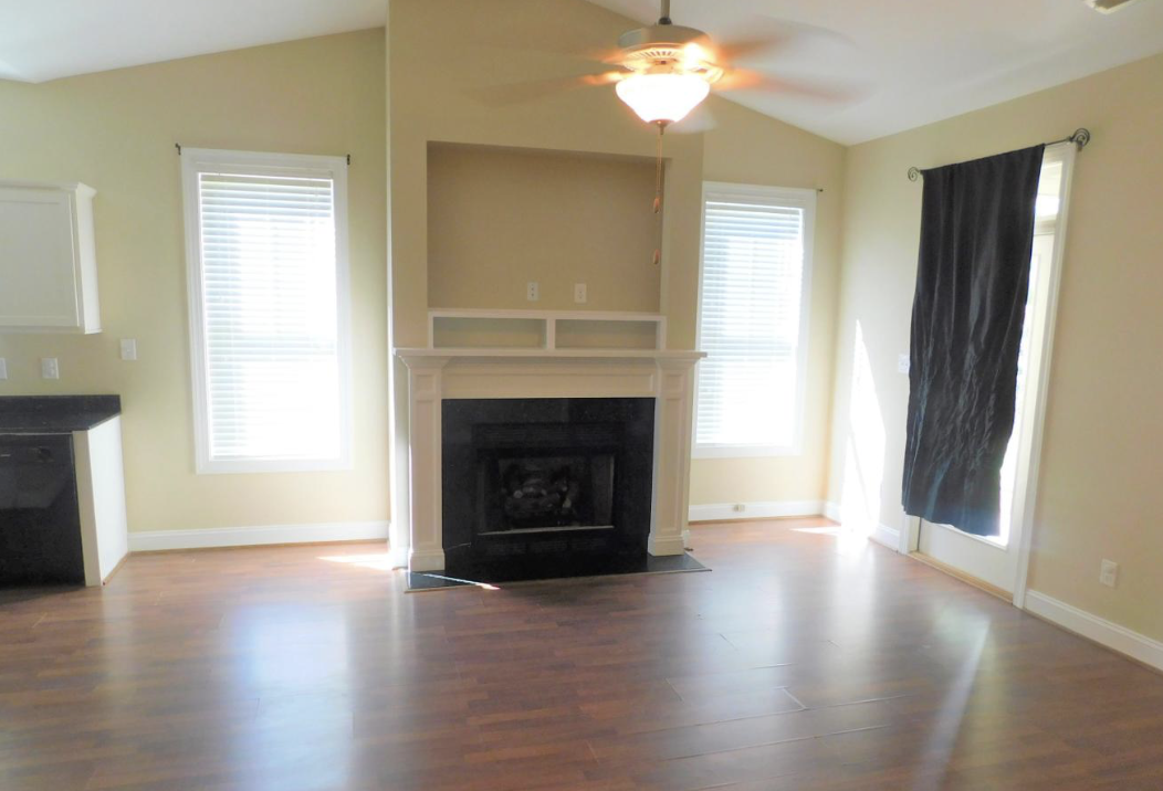 112 Neptune Court - Photo 2 of 10