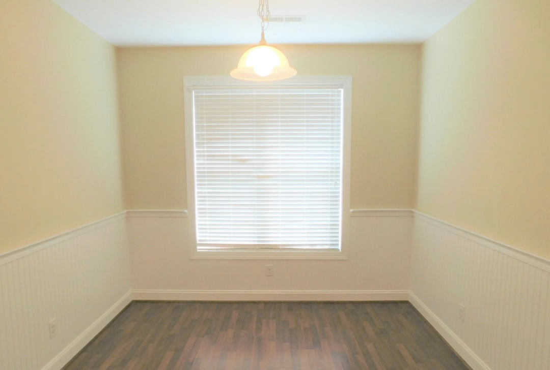 112 Neptune Court - Photo 3 of 10