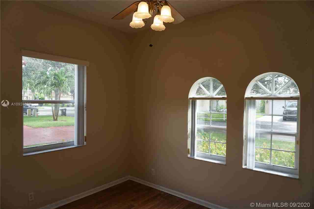 3845 Northwest 43rd Terrace - Photo 2 of 16