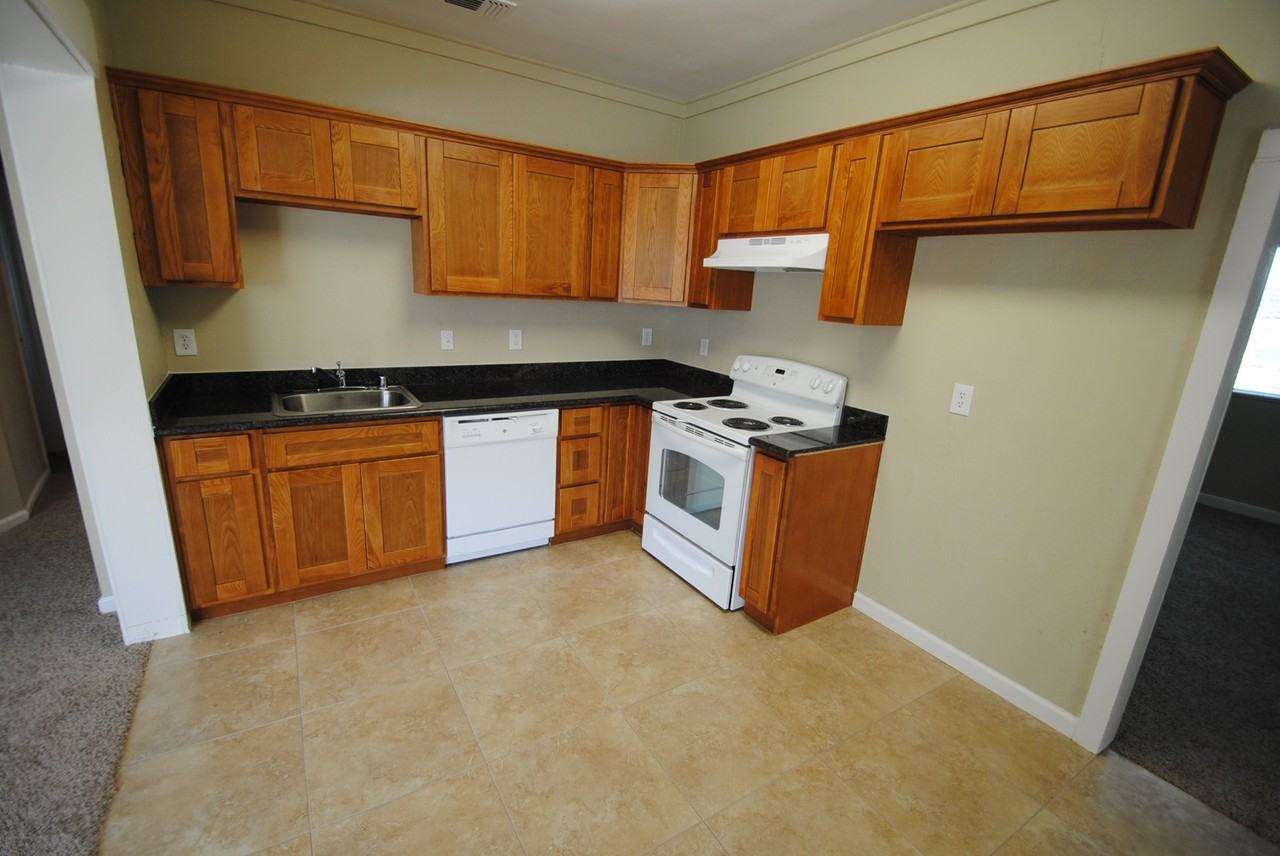 7686 Butte Ave - Photo 2 of 7