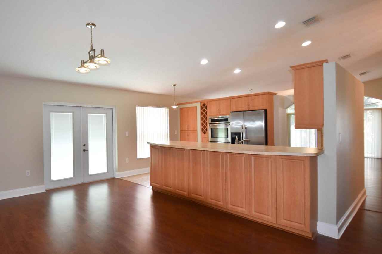 1040 Nw 187th Ave - Photo 3 of 14