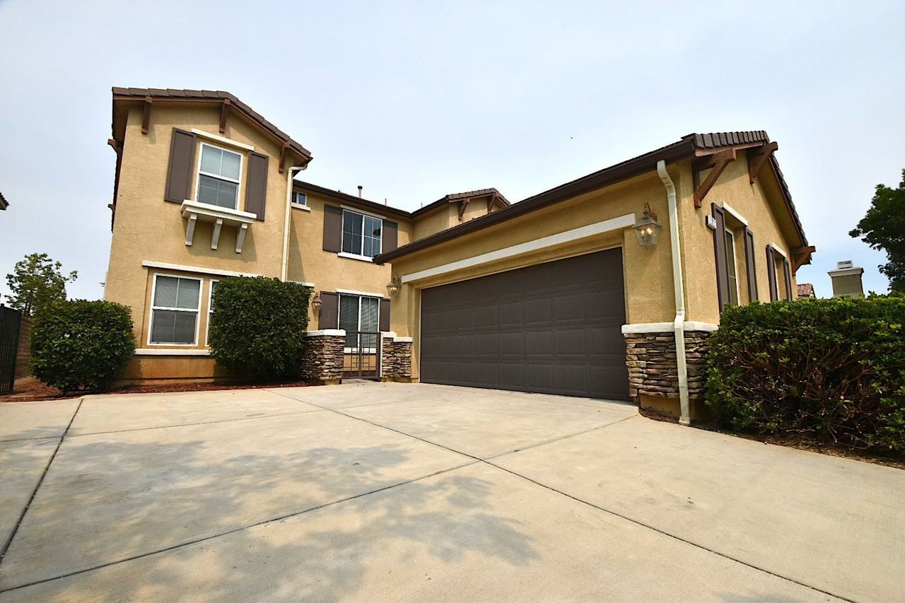 2921 Ladyfern Ln - Photo 2 of 16