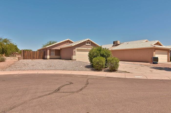 2080 W 20th Ave - Photo 3 of 26