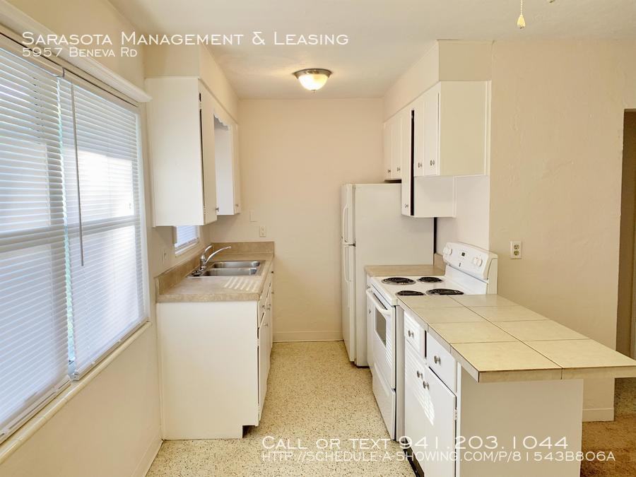 5957 Beneva Road - Photo 4 of 10