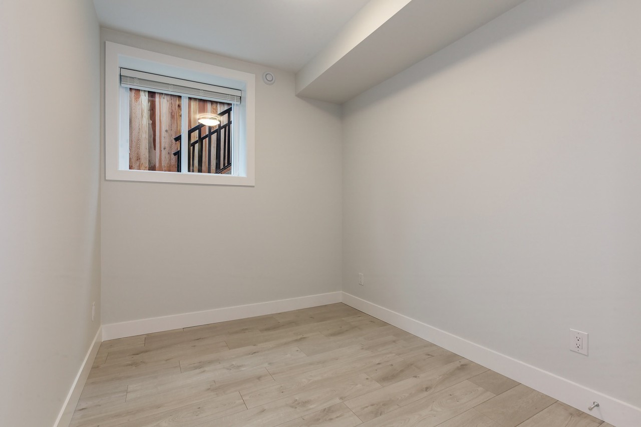 2147 Sperling Avenue - Photo 3 of 7