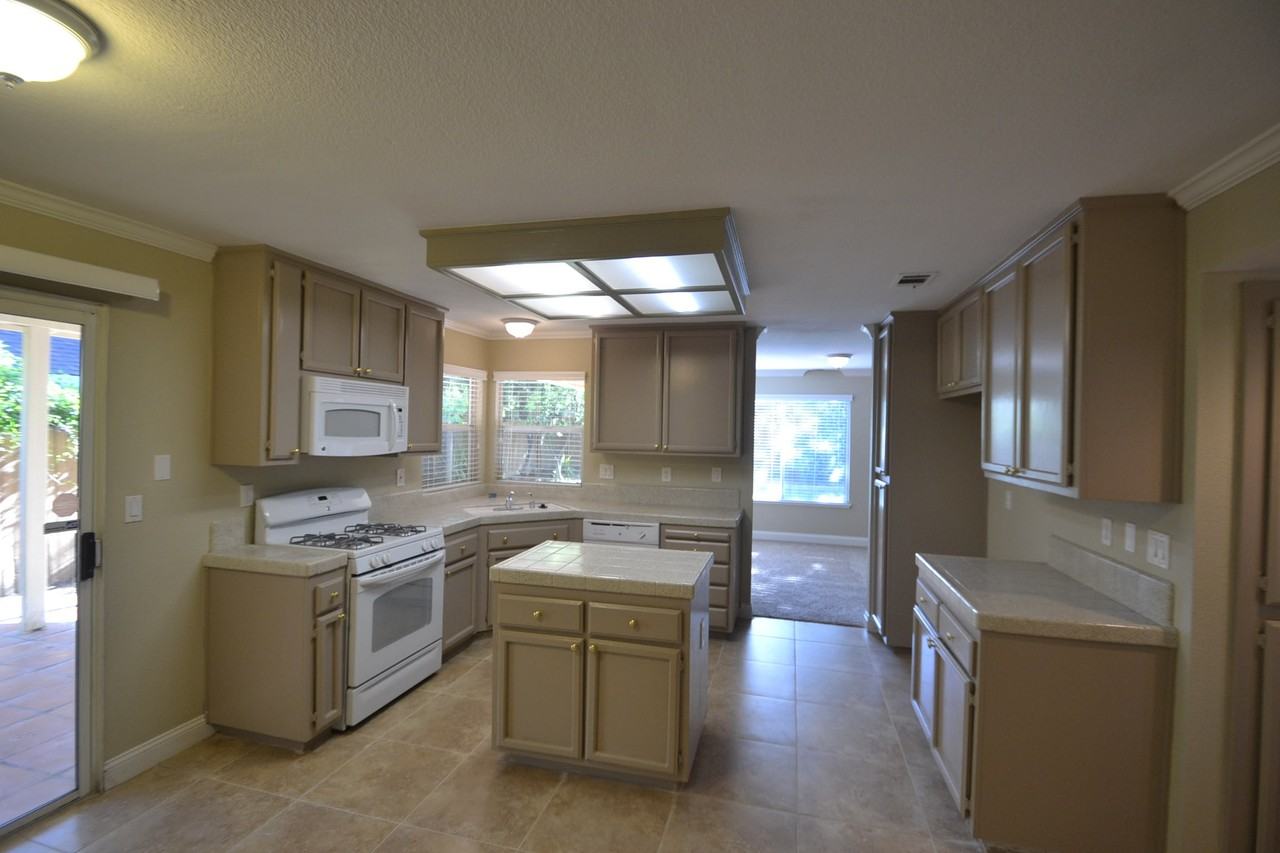 142 Mint Leaf Way - Photo 2 of 14