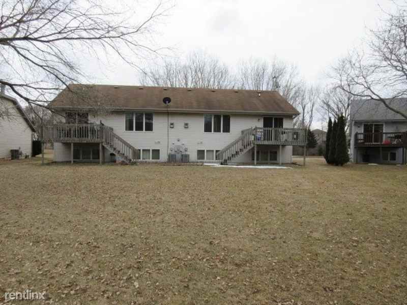 2119 N Cloudview Dr - Photo 2 of 10