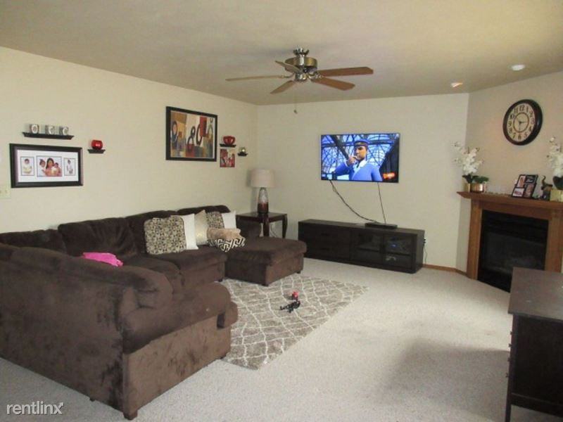 2119 N Cloudview Dr - Photo 3 of 10