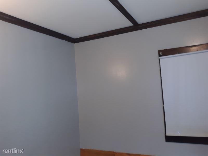 328 Hartford Pike - Photo 2 of 9