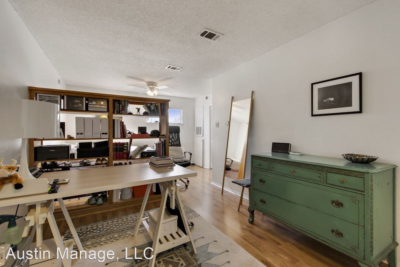 4701 Red River St #205