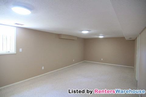 10940 Abbott Ln - Photo 3 of 11